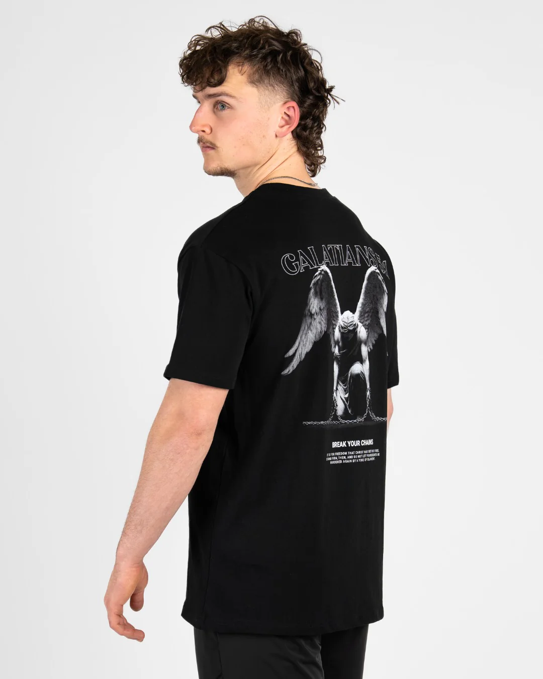 Galatians 5:1 ’Break Your Chains’ Men’s Oversized T-Shirt - Image 4