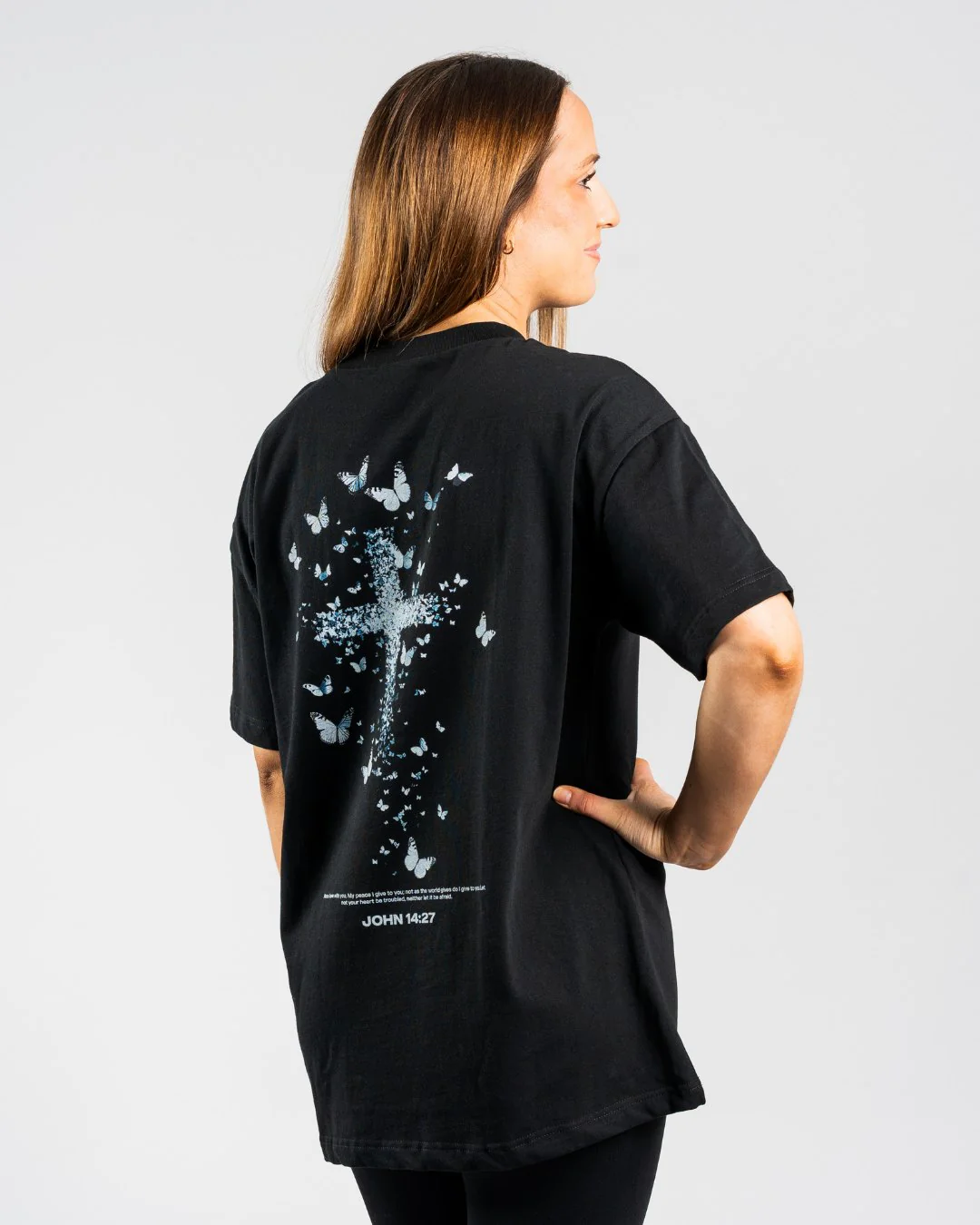 John 14:27 'Butterfly Cross' Women’s Oversized T-Shirt - Image 4