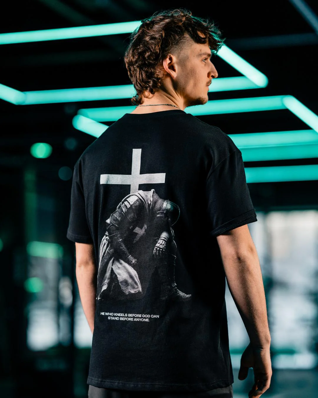 ’Warrior’s Prayer’ Men’s Oversized T-Shirt - Image 4