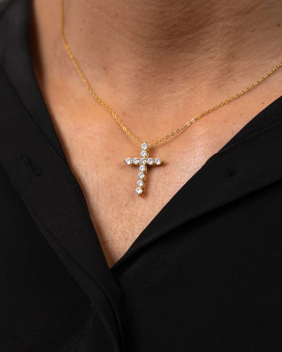 Women's Moissanite Cross Necklace - Image 4