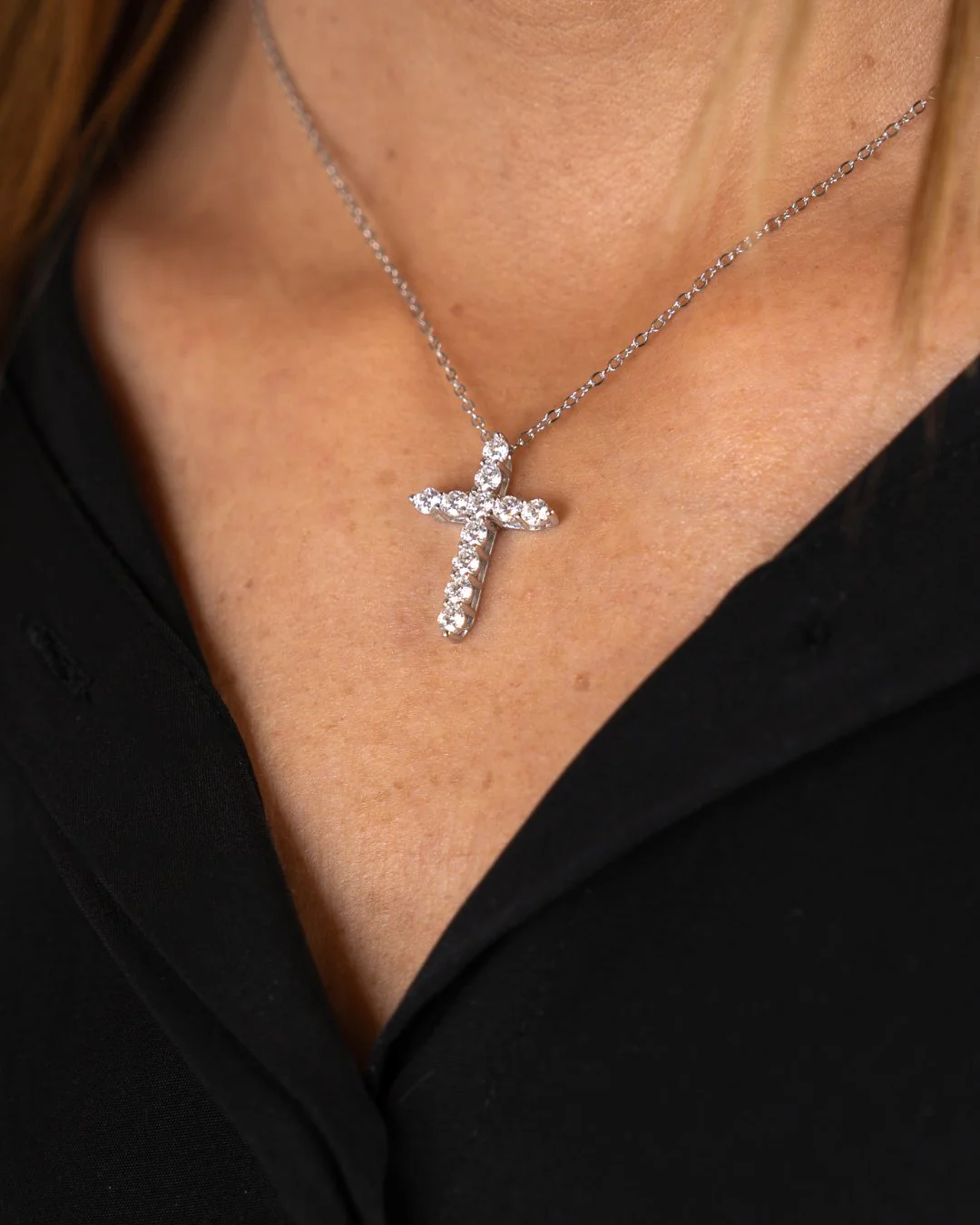 Women's Moissanite Cross Necklace - Image 5